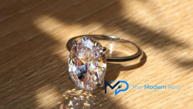 travel engagement ring uk